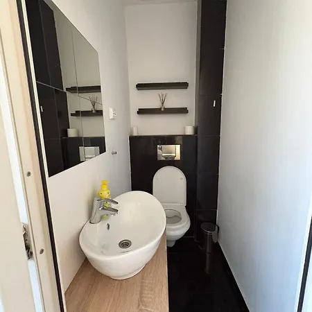 Cozy And Modern Ultracentral Apartment Bucharest